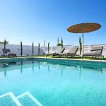 Princess Anne Luxury - Large Pool 프로타라스