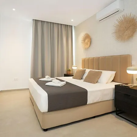 Princess Anne Luxury - Large Pool Villa Protaras