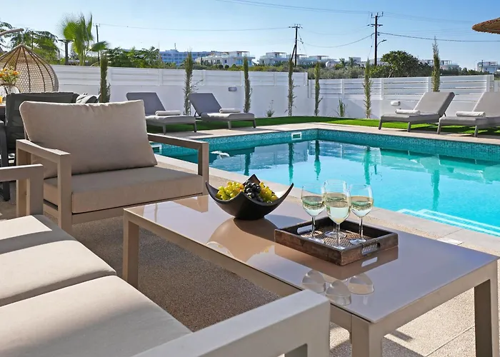 Princess Anne Luxury - Large Pool * Protaras