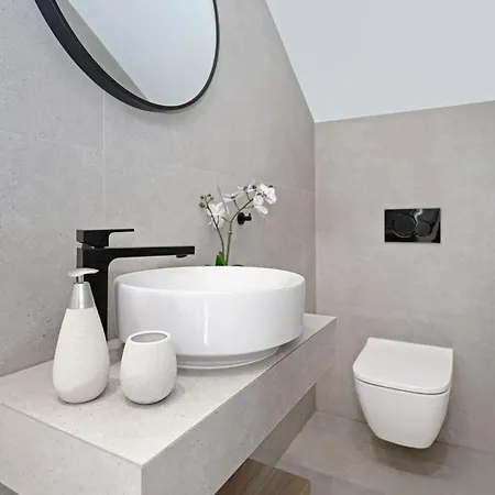 Princess Anne Luxury - Large Pool Villa Protaras